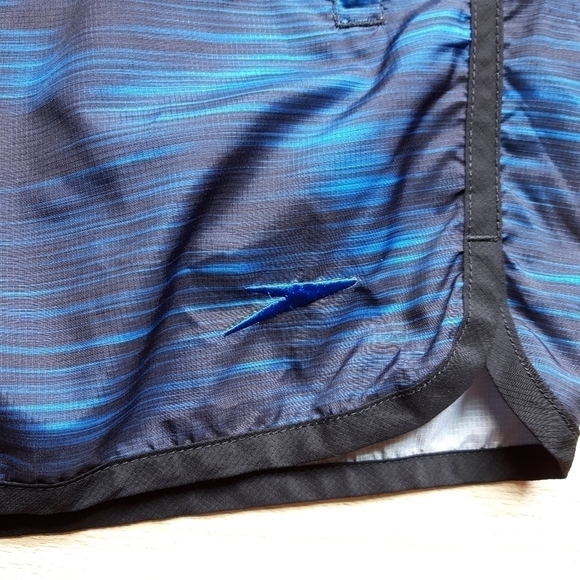 Speedo Men’s Swim Trunks. Size Medium - Picture 3 of 6